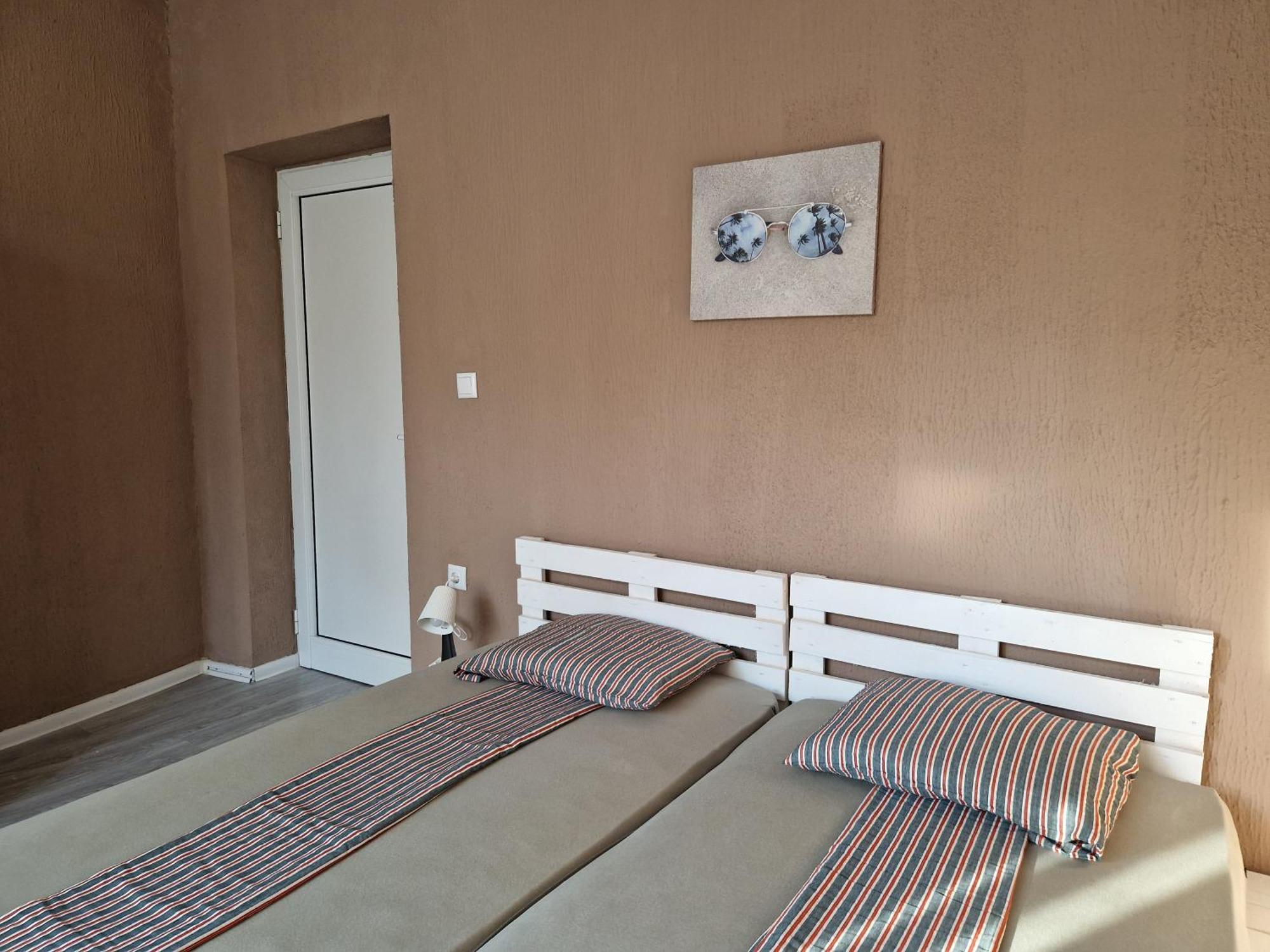 Lambo'S Corner Varna - Guest Rooms מראה חיצוני תמונה